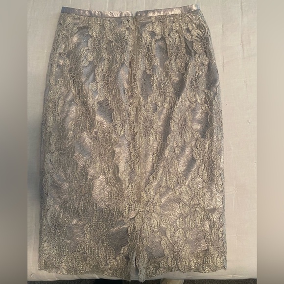 COPY - The Limited Pencil Skirt - Picture 3 of 4